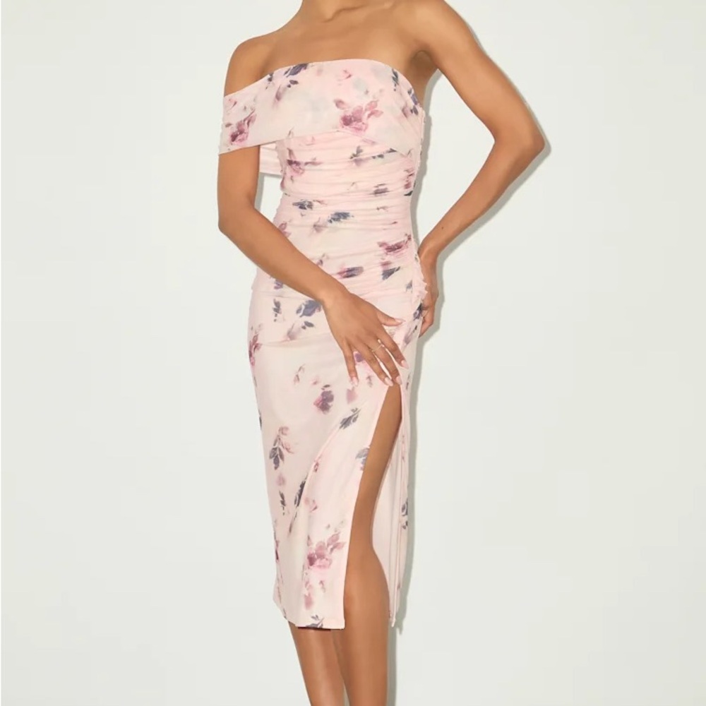 NWT Lulu's Pink Floral “Jayleen” One-Shoulder Dress